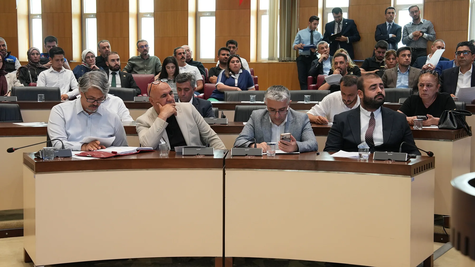 Büyükşehir Meclisi’nden 32 Maddelik Yatırım Paketi: Filoya Yeni Araçlar!