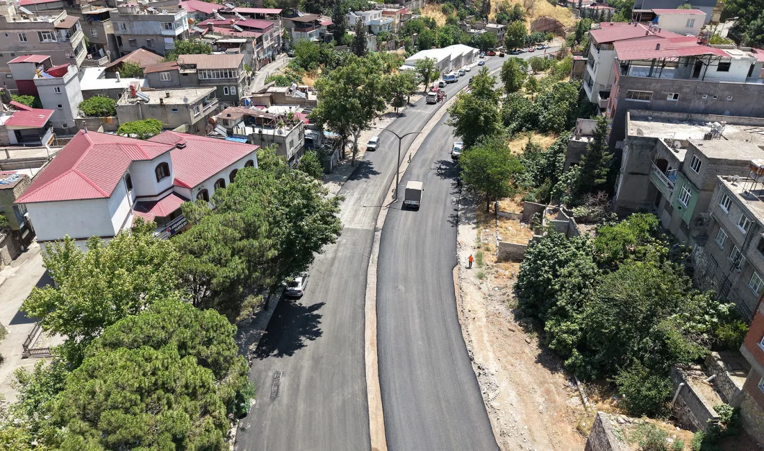 Kahramanmaraş Büyükşehir Belediyesi tarafından Nursultan Nazarbayev Bulvarı'nda ilk etap asfalt