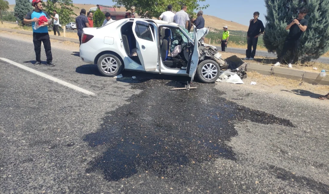Otomobilin yolcu minibüsüne arkadan çarptığı kazada 12 kişi yaralandı.