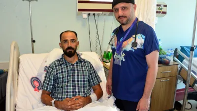 Kahramanmaraş’ta yaşayan 33 yaşındaki sedef hastası Yusuf Baynal, evinde uzanırken
