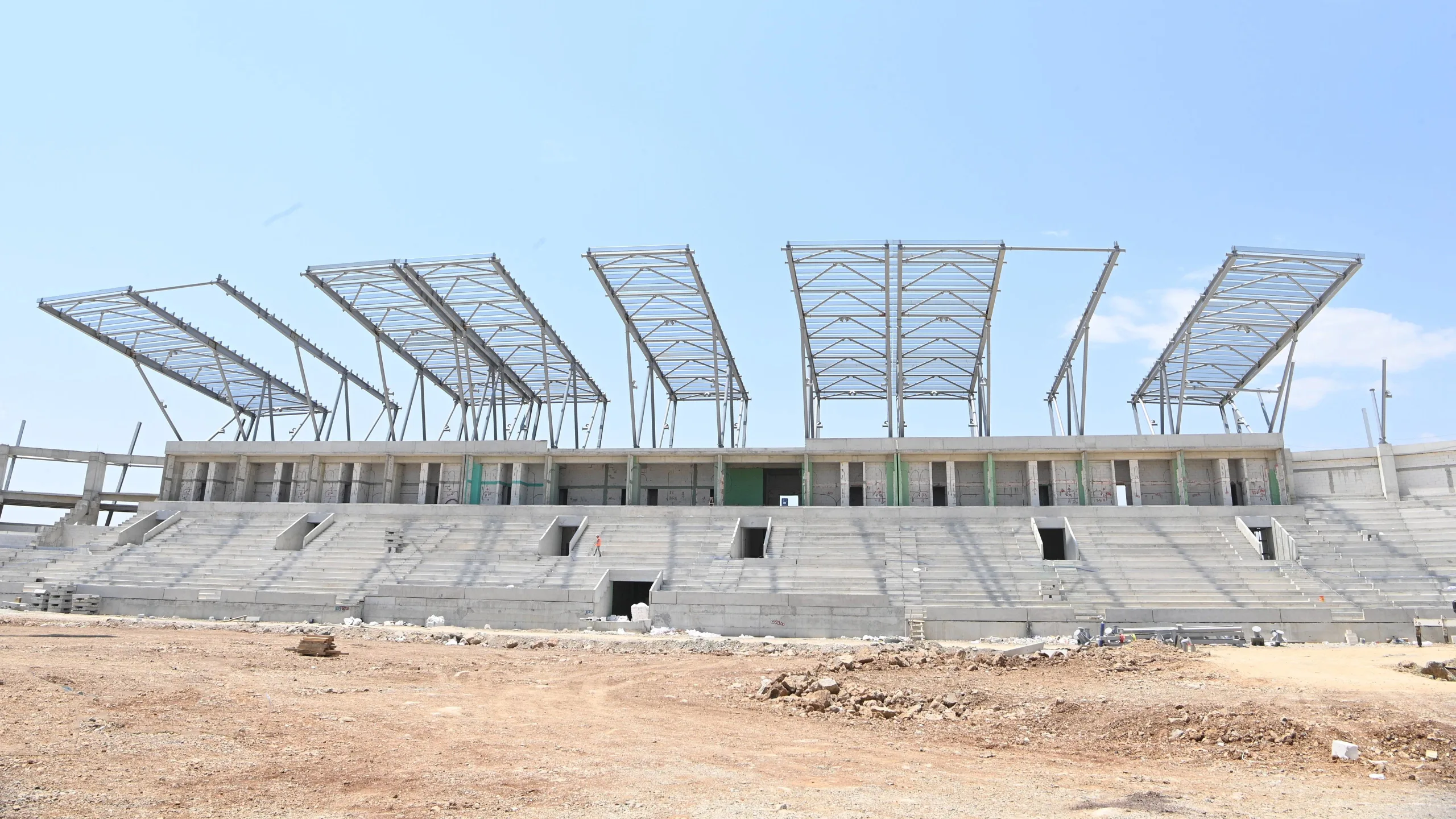 Kahramanmaraş Stadyumu Çatıya Çıktı!