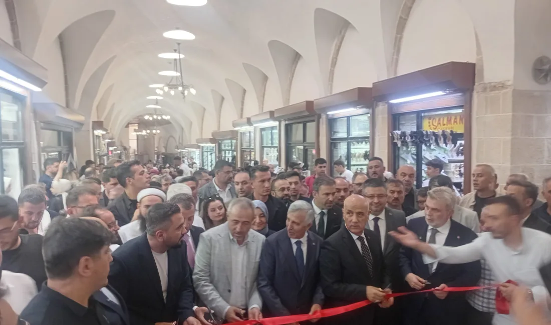 Restorasyon tamamlanan yaklaşık 6 asırlık mazisi olan Kahramanmaraş Tarihi Kapalı
