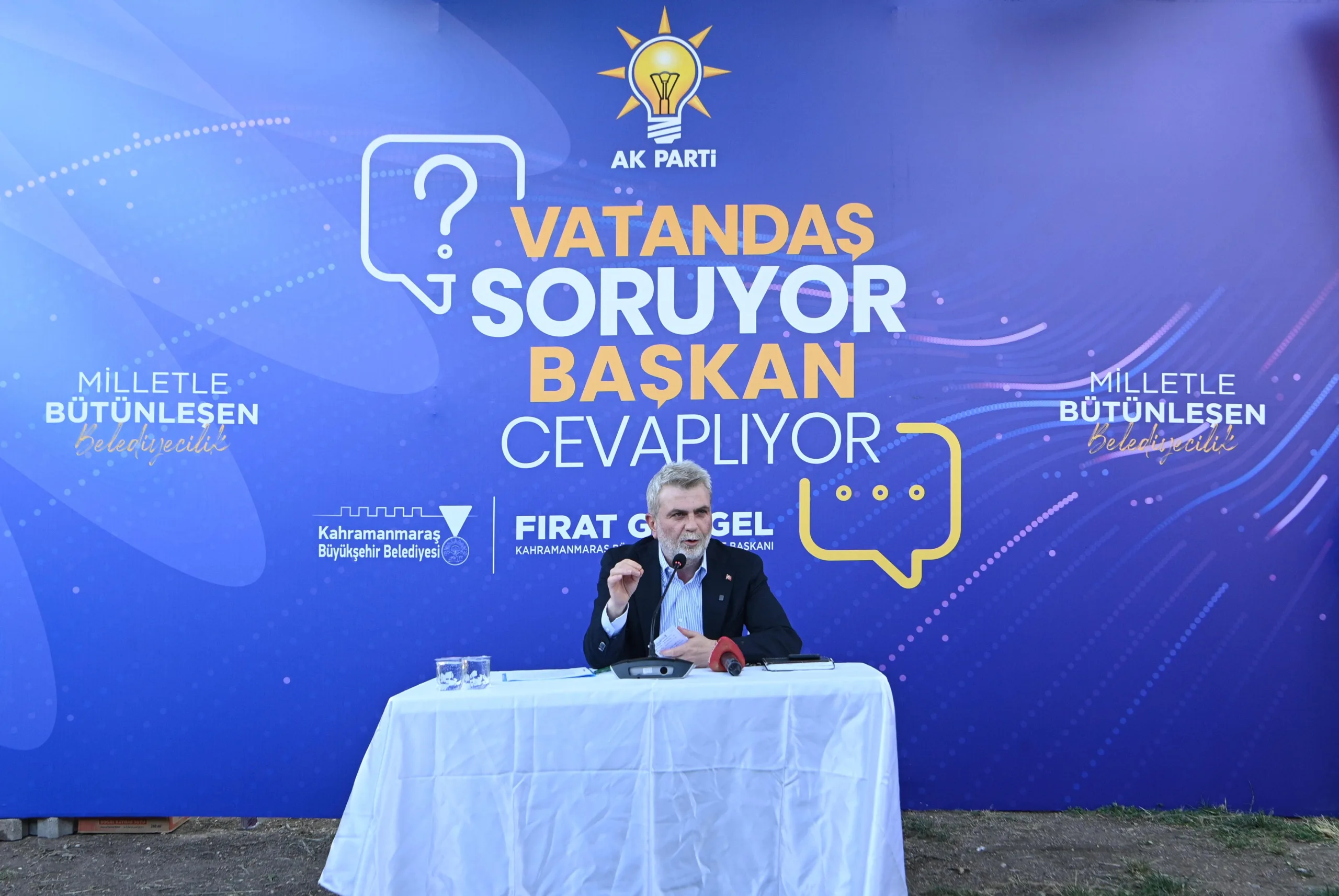 Dulkadiroğlu Namık Kemal Mahallesi’nde düzenlenen “Vatandaş Soruyor, Başkan Cevaplıyor” programında