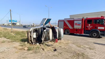 Kahramanmaraş’ın Onikişubat ilçesinde kontrolden çıkan bir otomobilin takla atması sonucu