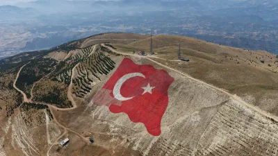 Kahramanmaraş’ın sembolü Ahır Dağı’nın zirvesine nakşedilen dünyanın en büyük Türk