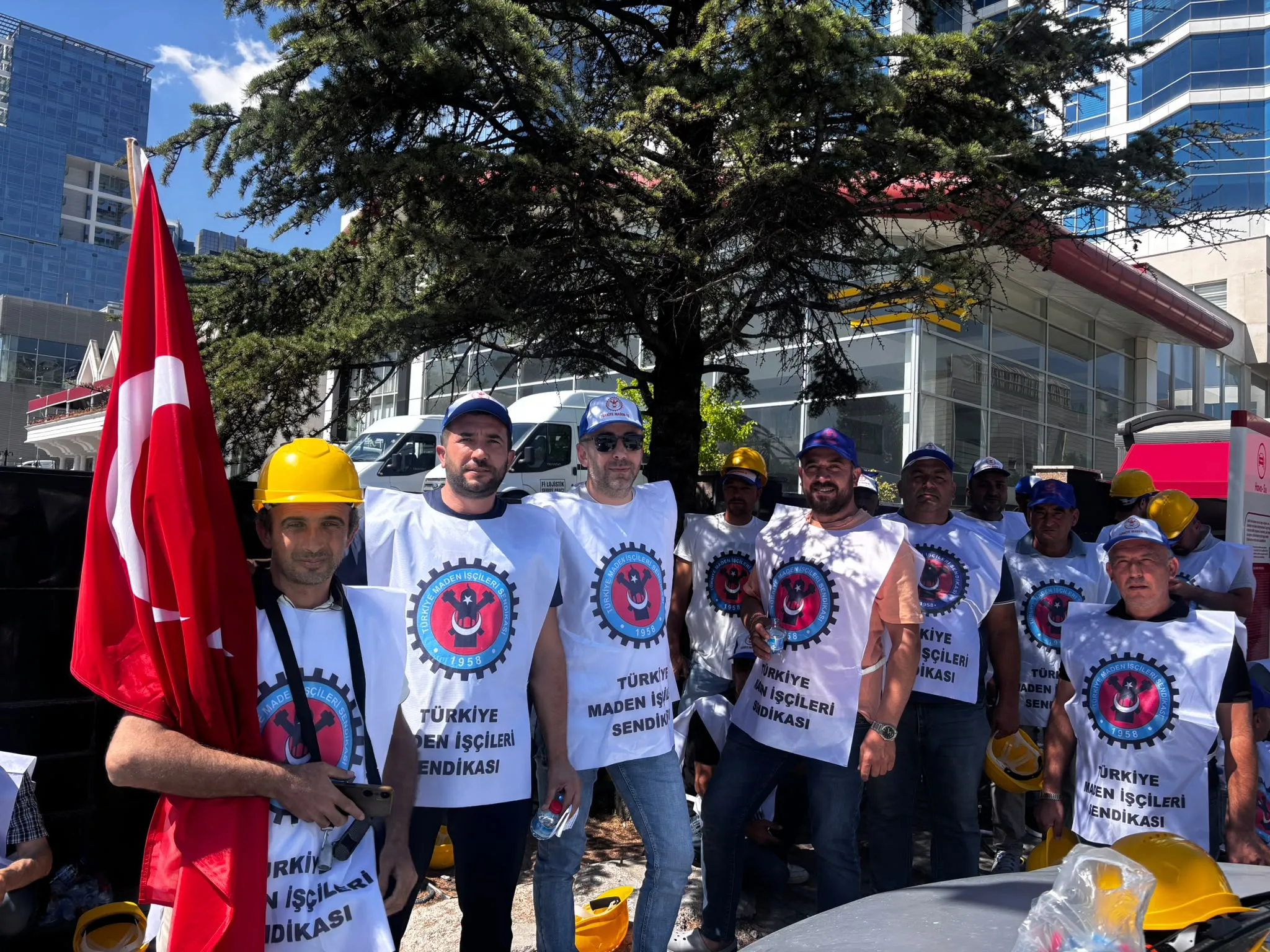Sözler Tutulmadı: Doruk Madencilik Emekçileri Yeniden Eylem Başlattı!