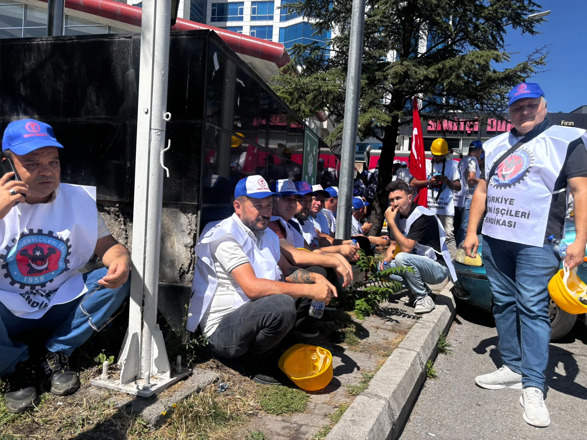 Sözler Tutulmadı: Doruk Madencilik Emekçileri Yeniden Eylem Başlattı!