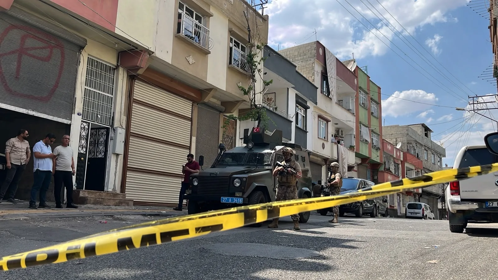 Yakalanacağını Anladı, Damdan Dama Atladı!