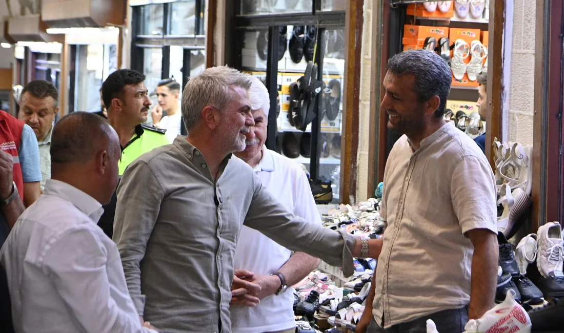 Başkan Fırat Görgel, yenilenen Tarihi Kapalı Çarşı esnafını ziyaret ederek