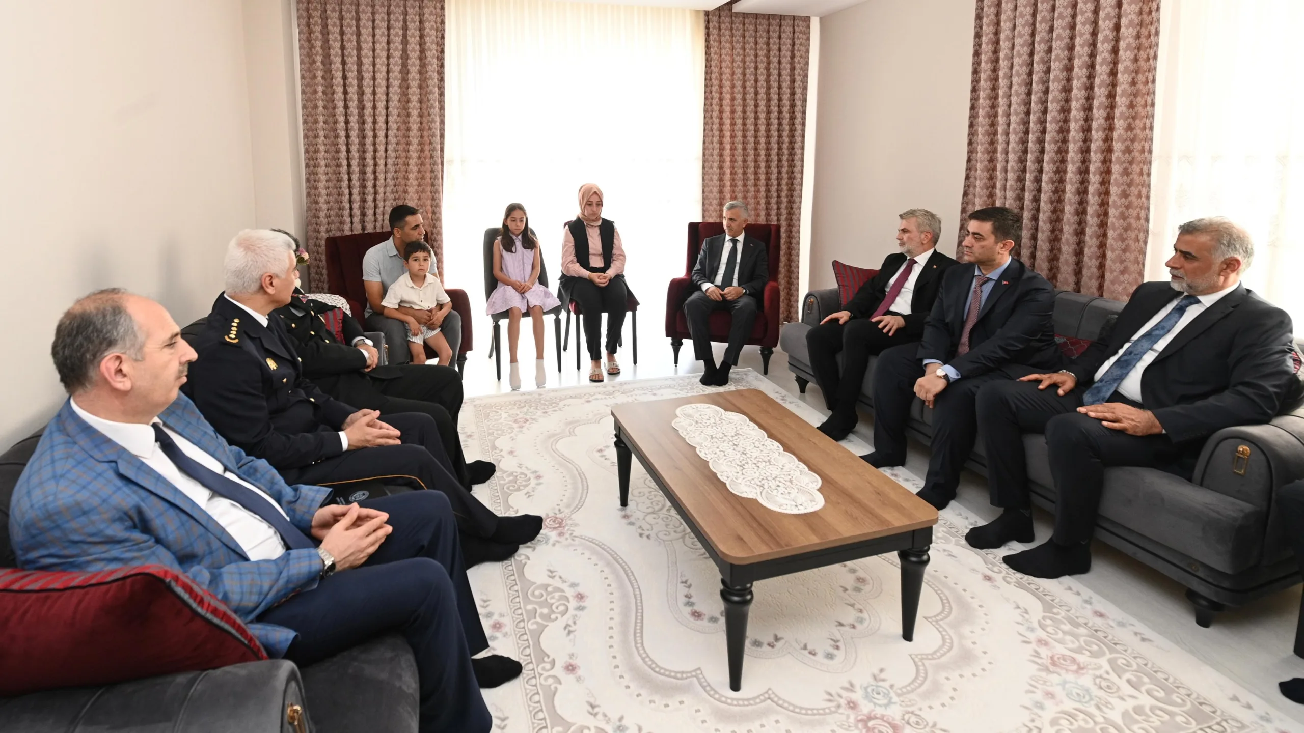 Demokrasi Kahramanlarına Vefa Demokrasi Kahramanlarına Vefa
