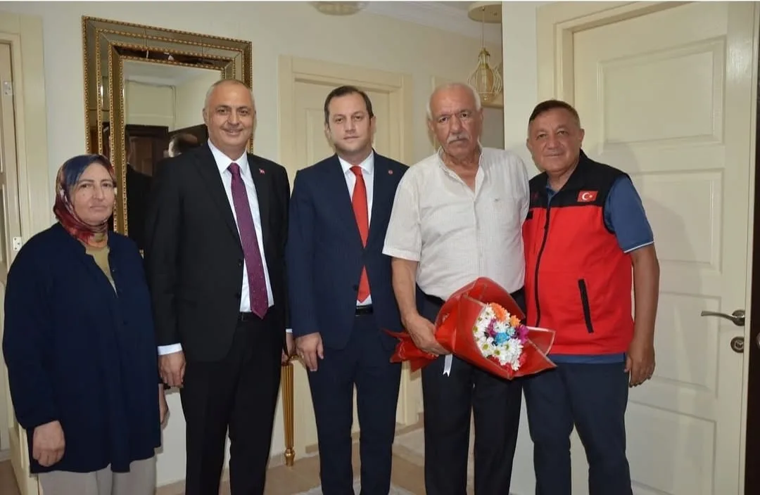 Andırın'da 15 Temmuz Vesilesiyle Şehit Ailelerine Anlamlı Ziyaret Andırın'da 15 Temmuz Vesilesiyle Şehit Ailelerine Anlamlı Ziyaret