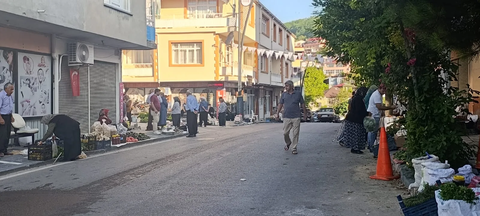 Andırın’da Köy Pazarı Hareketlendi!