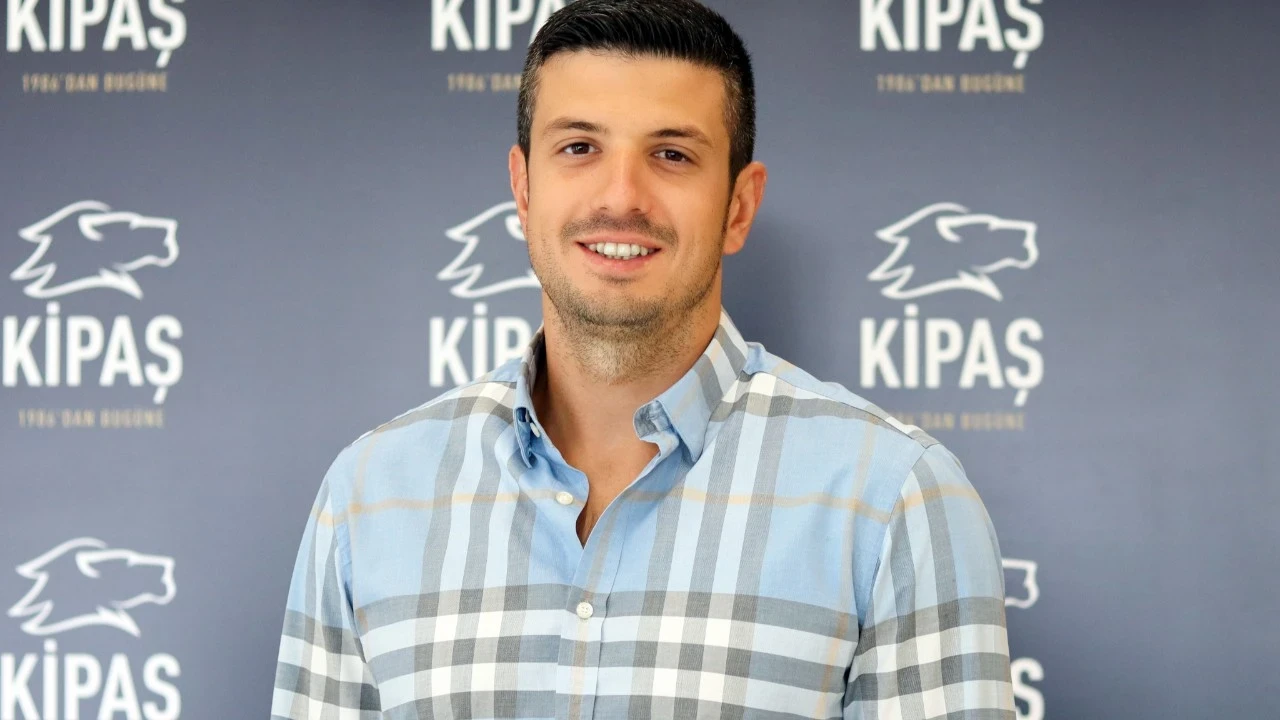 Kipaş İstiklalspor'da Başkanlık Değişimi: Hikmet Gümüşer Görevi Devretti Kipaş İstiklalspor'da Başkanlık Değişimi: Hikmet Gümüşer Görevi Devretti
