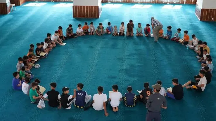 Kahramanmaraş, yaz tatilinin gelişiyle birlikte bambaşka bir manevi iklime büründü.
