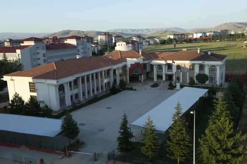 Kahramanmaraş’ın Afşin ilçesinde bulunan hisseli bir ticari taşınmaz, icra takibi