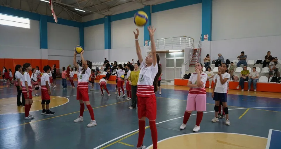 Kahramanmaraş Büyükşehir Belediyesi, Kadın Voleybol Takımı altyapısına yeni yetenekler kazandırmak
