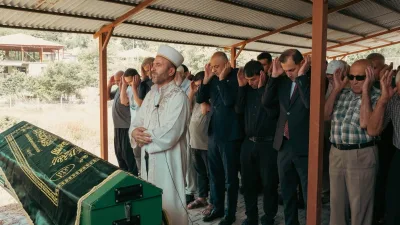 Kahramanmaraş’ın Andırın ilçesinde, Şehit Öğretmen Ahmet Bekar’ın annesi Huriye Bekar,