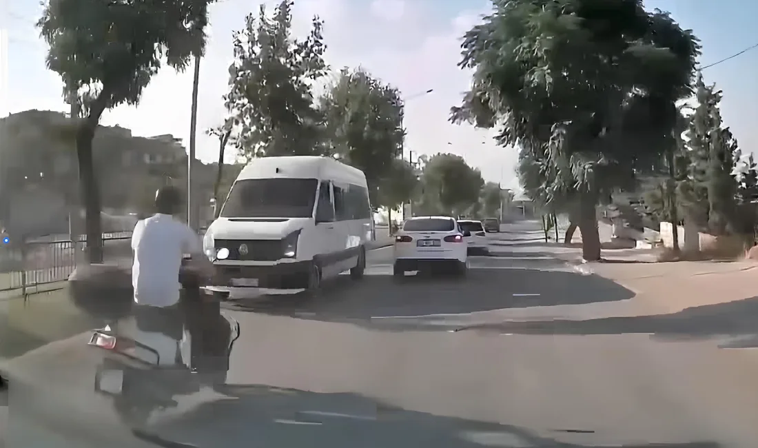 Kahramanmaraş’ın Dulkadiroğlu ilçesinde yer alan Teyfik Kadıoğlu Bulvarı’nda trafikte kural