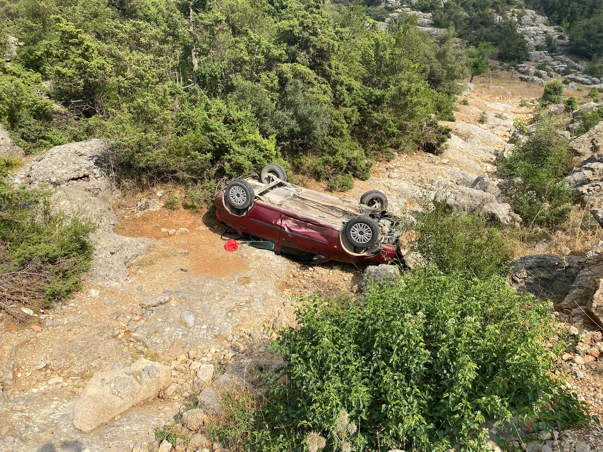 Otomobil Şarampole Devrildi: Karı-Koca Yaralandı! Otomobil Şarampole Devrildi: Karı-Koca Yaralandı!