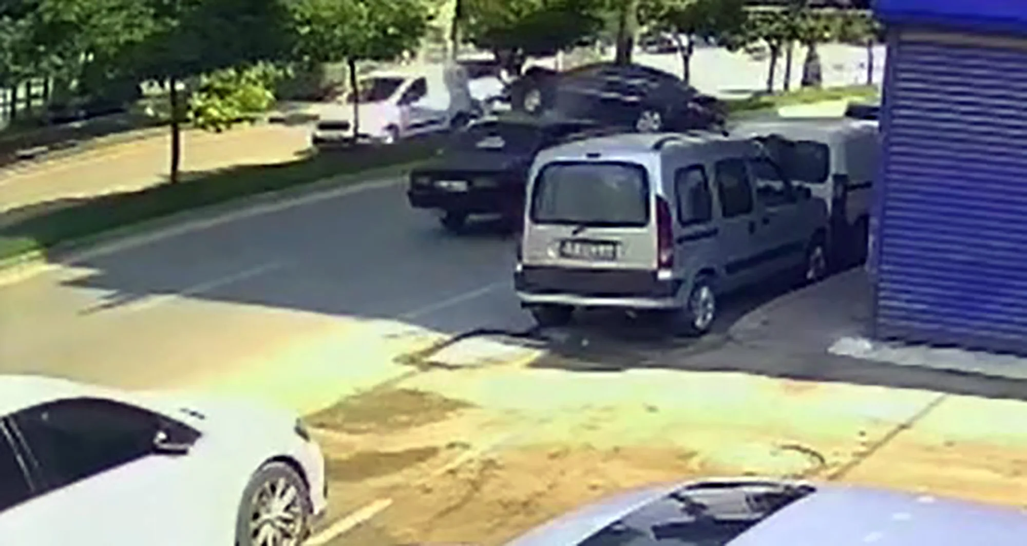Kontrolden Çıktı Ağaca Çarptı: 3’ü Çocuk 7 Yaralı!