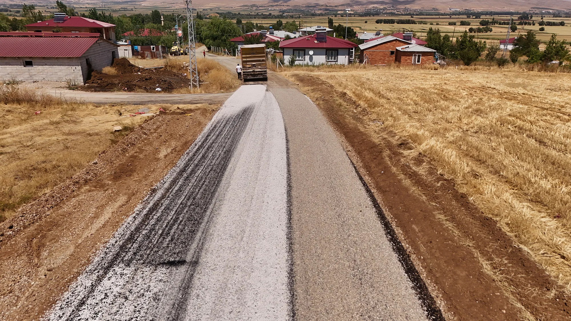 Büyükşehir afşin’de ulaşım ağını güçlendiriyor!