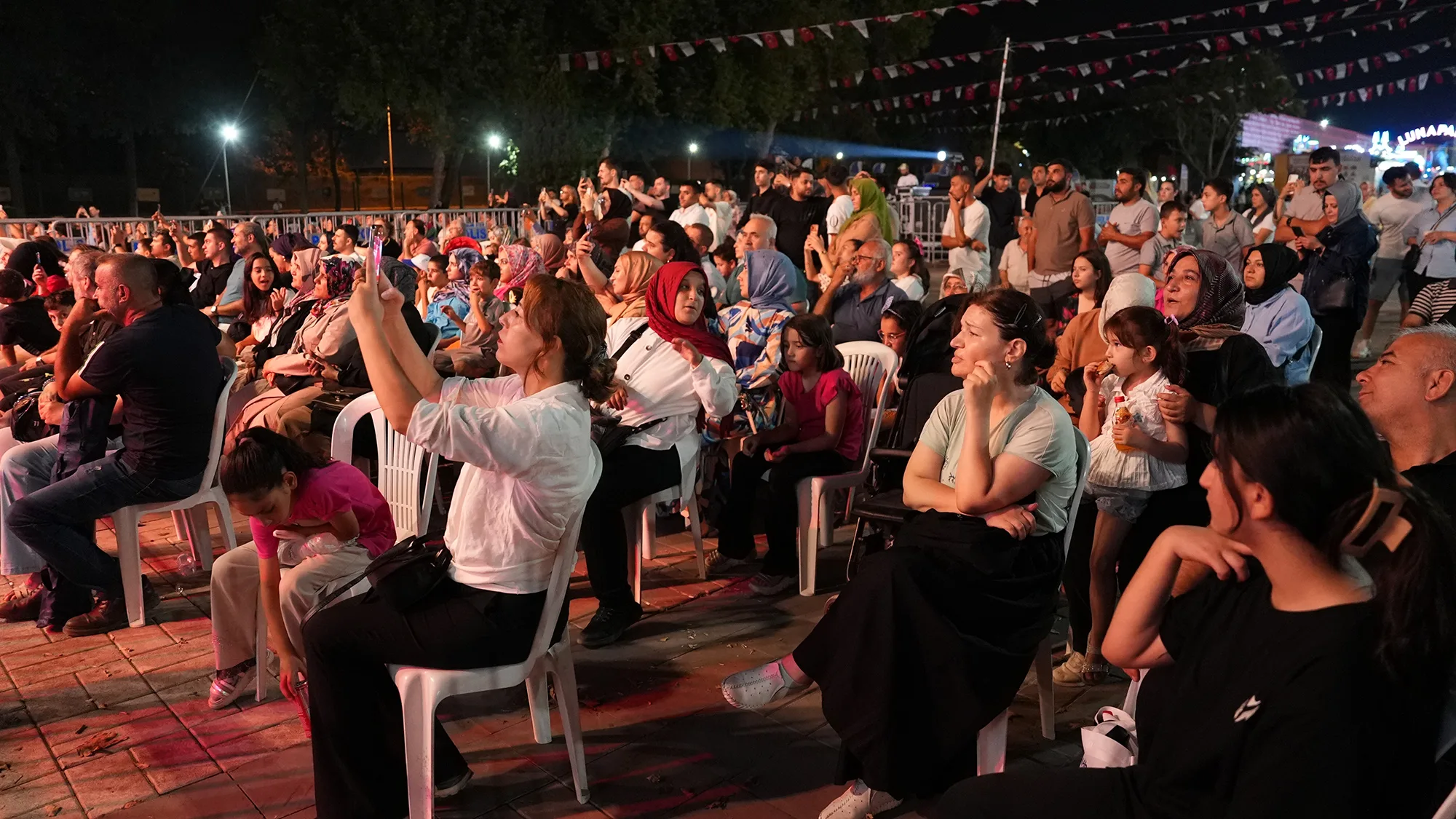 Ağustos Fuarı’nda Türkü ve Şiir Ziyafeti!