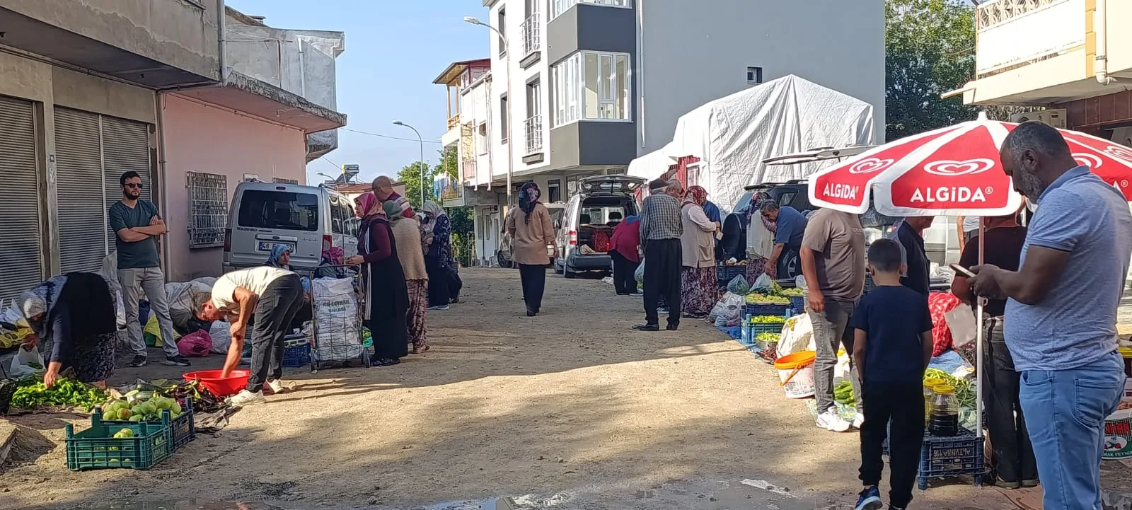 Andırın Köy Pazarı’nda Yaz Sonu Yoğunluğu!