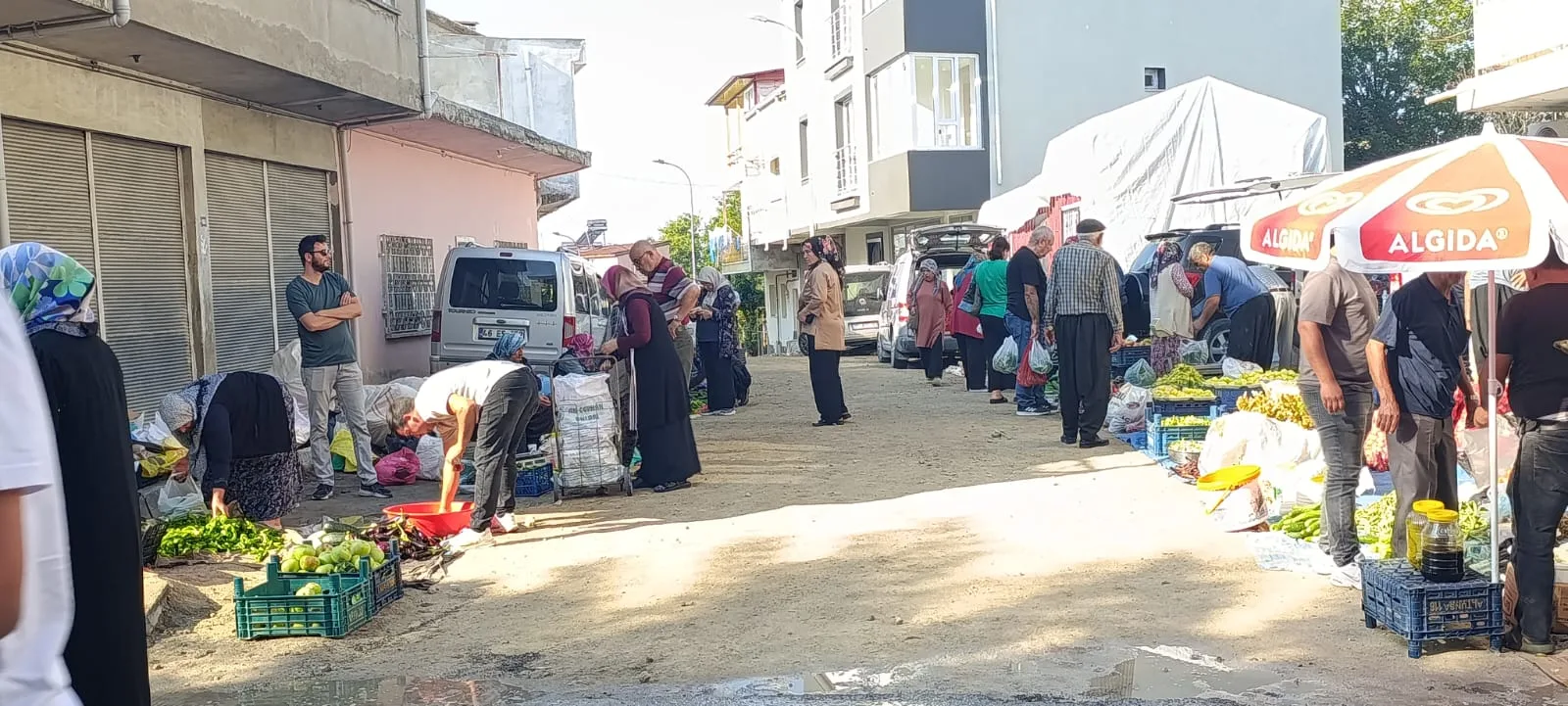 Andırın Köy Pazarı’nda Yaz Sonu Yoğunluğu!