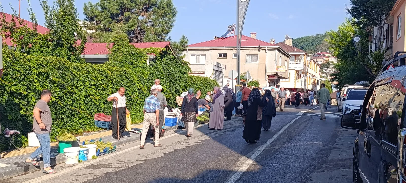 Andırın Köy Pazarı’nda Yaz Sonu Yoğunluğu!