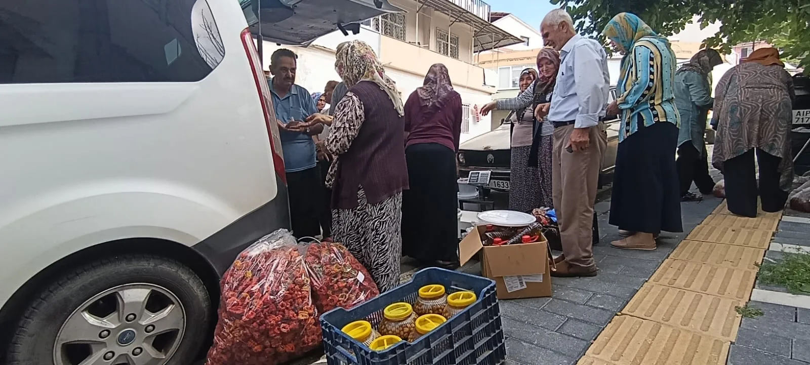 Andırın'da Hatay Rüzgarı: Salça İzdihamı!