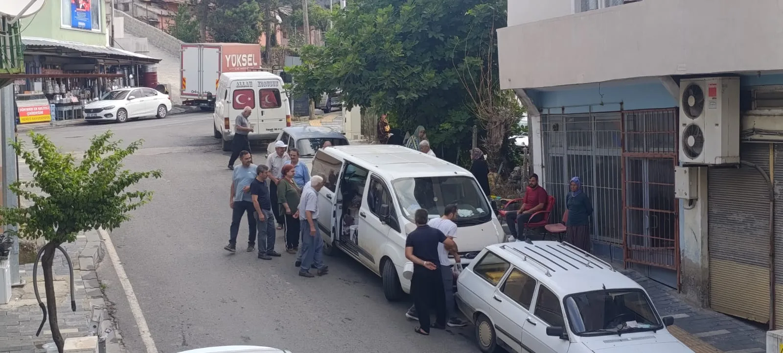 Andırın'da Hatay Rüzgarı: Salça İzdihamı!