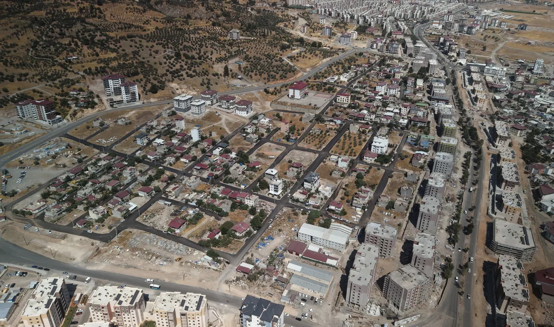 Kahramanmaraş Büyükşehir Belediyesi, Dulkadiroğlu ilçesine bağlı Aslanbey Mahallesi’nde başlattığı kapsamlı