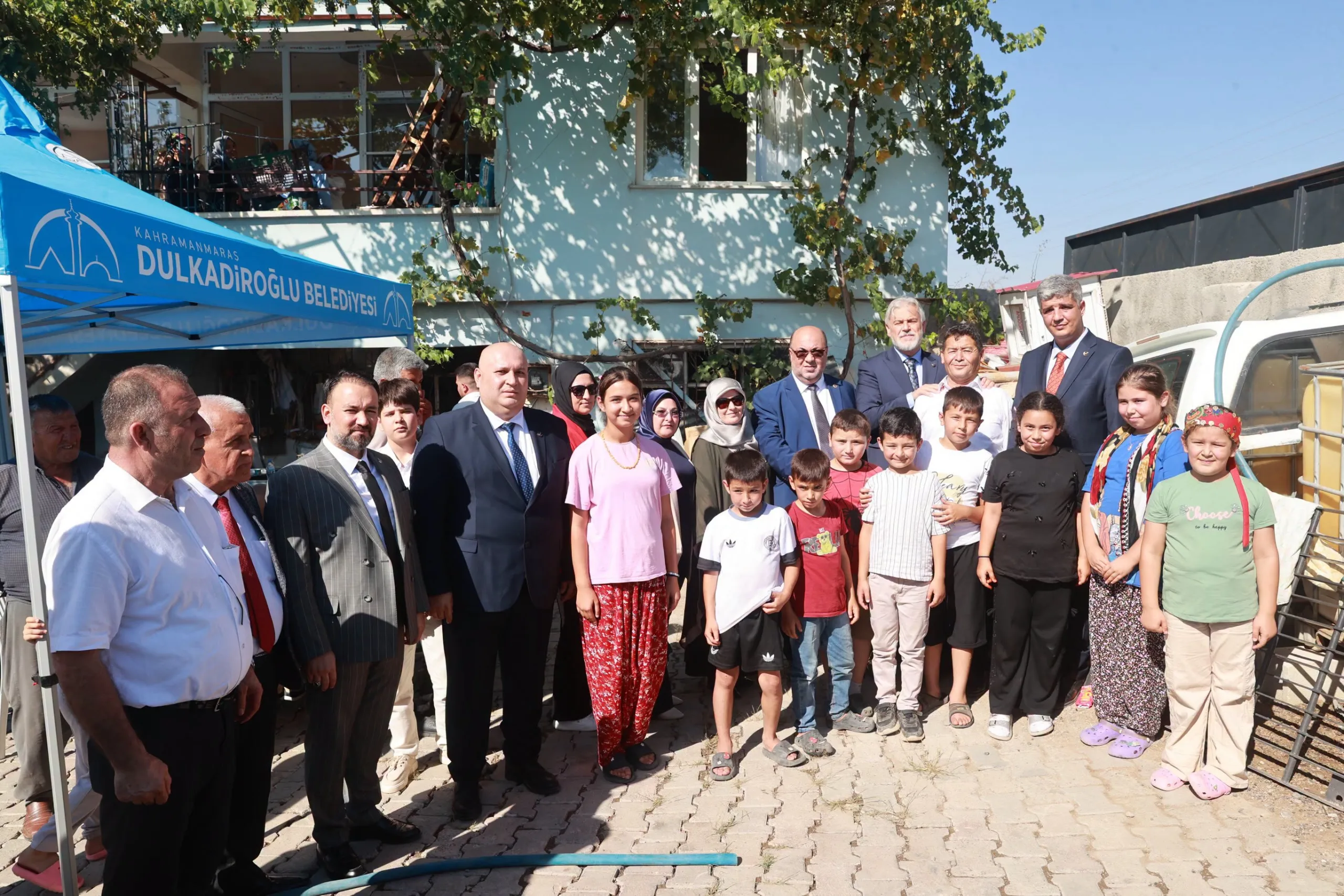 Dulkadiroğlu Belediye Başkanı Mehmet Akpınar, Elmalar Mahallesi’nde düzenlenen programda vatandaşlarla