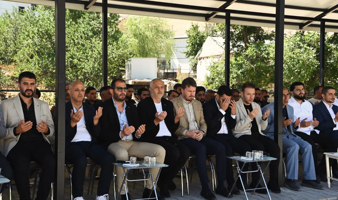 Andırın Belediye Başkanı Ahmet Sinan Gökşen, Elbistan’da yapımı tamamlanan Karahasanuşağı
