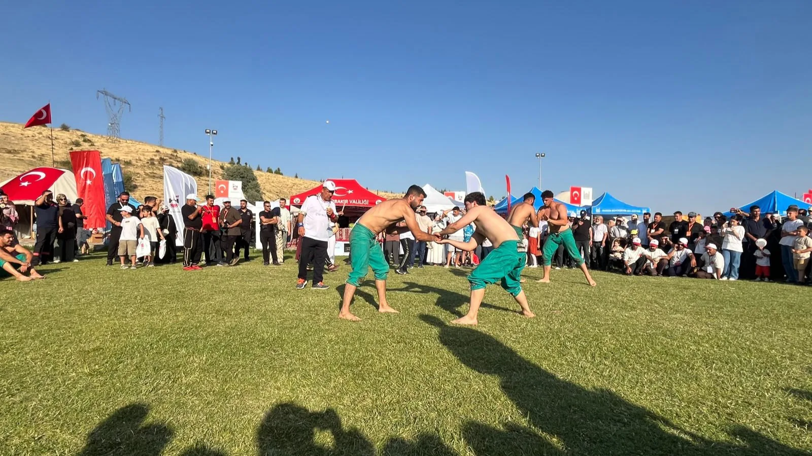 Dondurmadan güreşe: ahlat’ta maraş şovu!