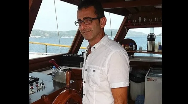 Muğla’nın Bodrum ilçesinde özel tur teknelerinde kaptanlık yapan Kahramanmaraşlı Şükrü