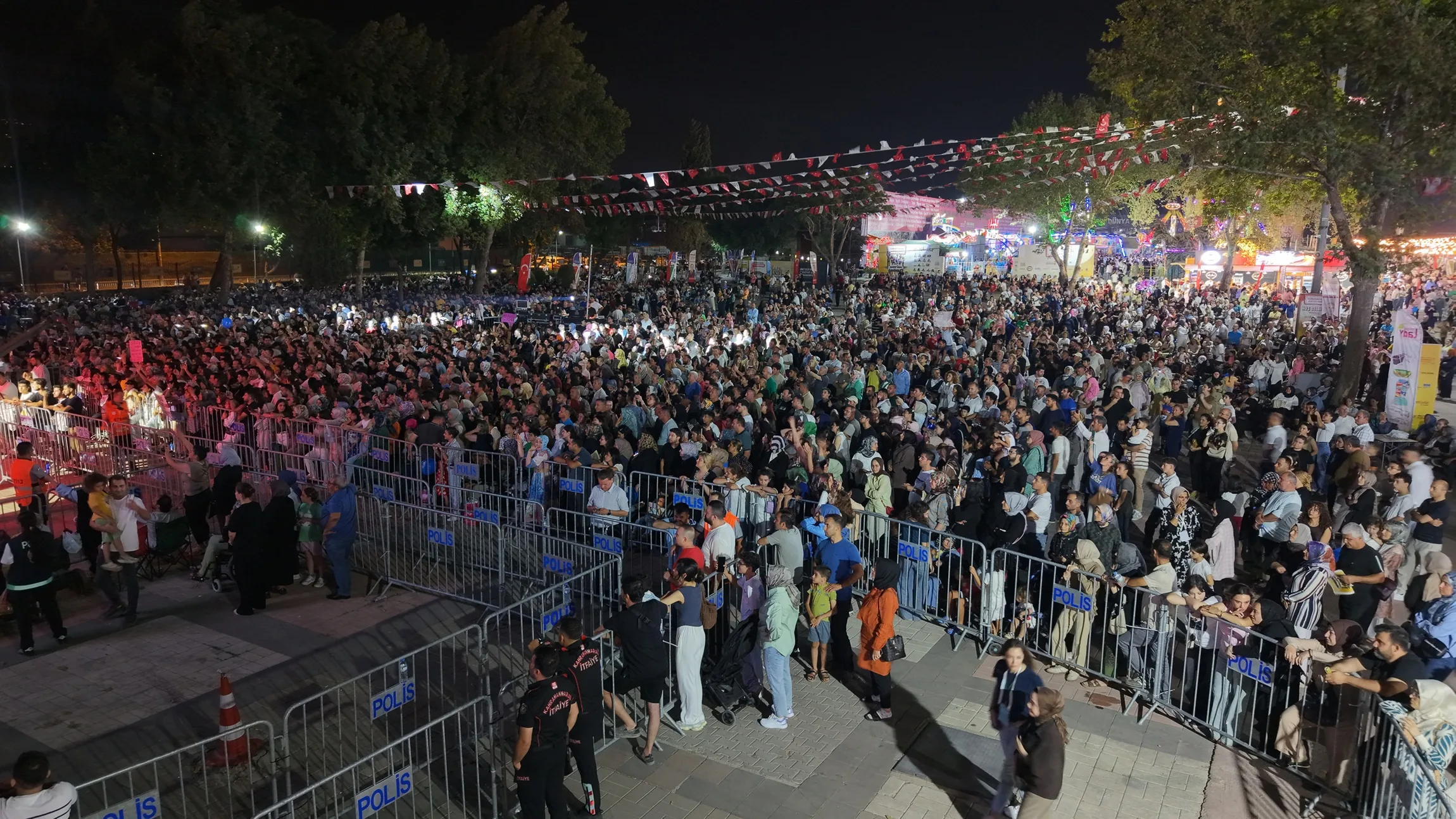 Çelik’ten unutulmaz gece! Çelik’ten unutulmaz gece!