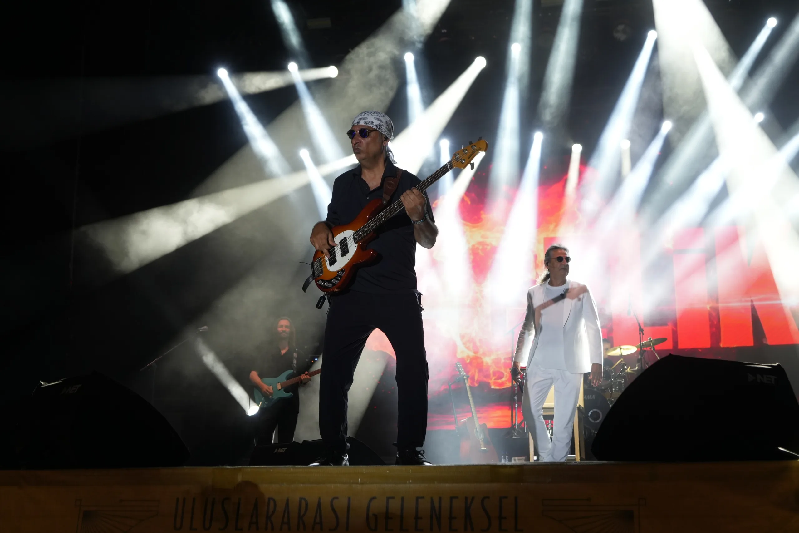 Çelik’ten unutulmaz gece!