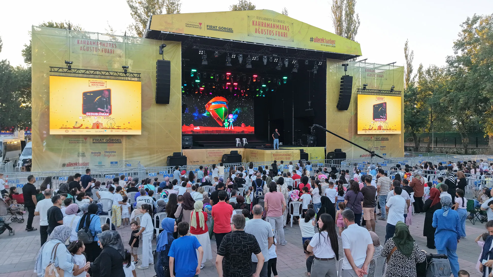 Büyükşehir Belediyesi, Uluslararası Geleneksel Ağustos Fuarı'nın ikinci gününde miniklere unutulmaz