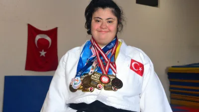 Kahramanmaraşlı Down sendromlu milli sporcu Zeynep Sude Bilginer, İsveç’te düzenlenen