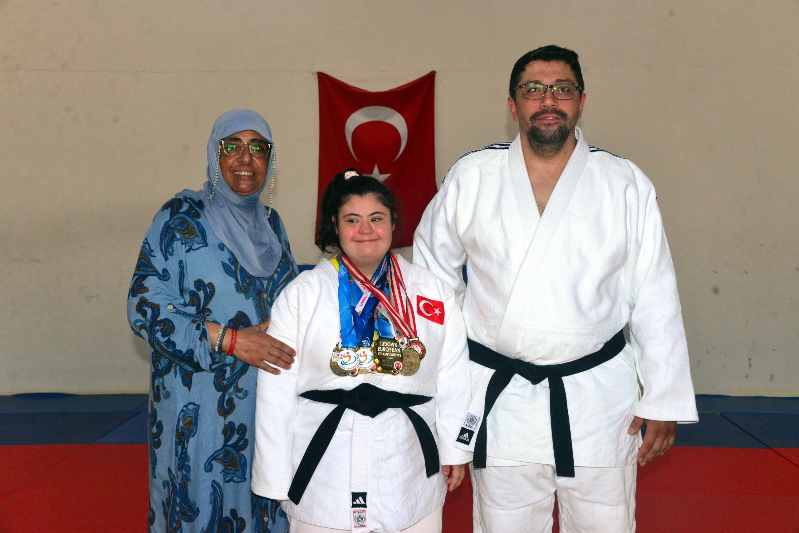 Kahramanmaraş’ın gururu zeynep sude i̇sveç’te dünyanın en i̇yisi oldu