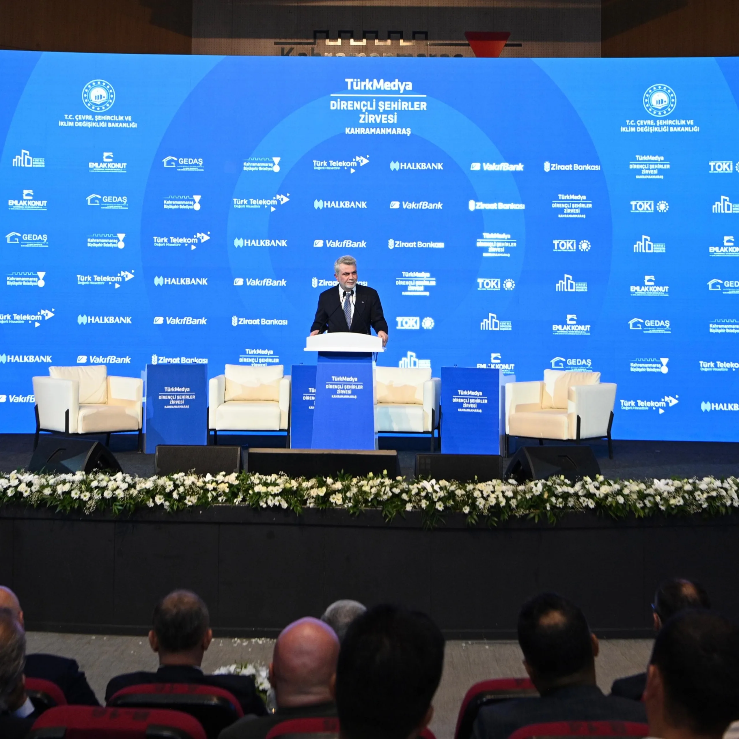 Bakan Kurum: “Kahramanmaraş, Bugün Dünyaya Örnek Bir Yeniden İnşa Başarısı Sergiliyor” Bakan Kurum: “Kahramanmaraş, Bugün Dünyaya Örnek Bir Yeniden İnşa Başarısı Sergiliyor”