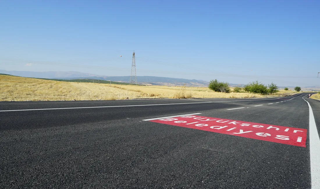 Kahramanmaraş Büyükşehir Belediyesi, kırsal mahallelerde ulaşım kalitesini yükseltmek amacıyla yürüttüğü