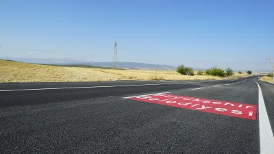 Kahramanmaraş Büyükşehir Belediyesi, kırsal mahallelerde ulaşım kalitesini yükseltmek amacıyla yürüttüğü