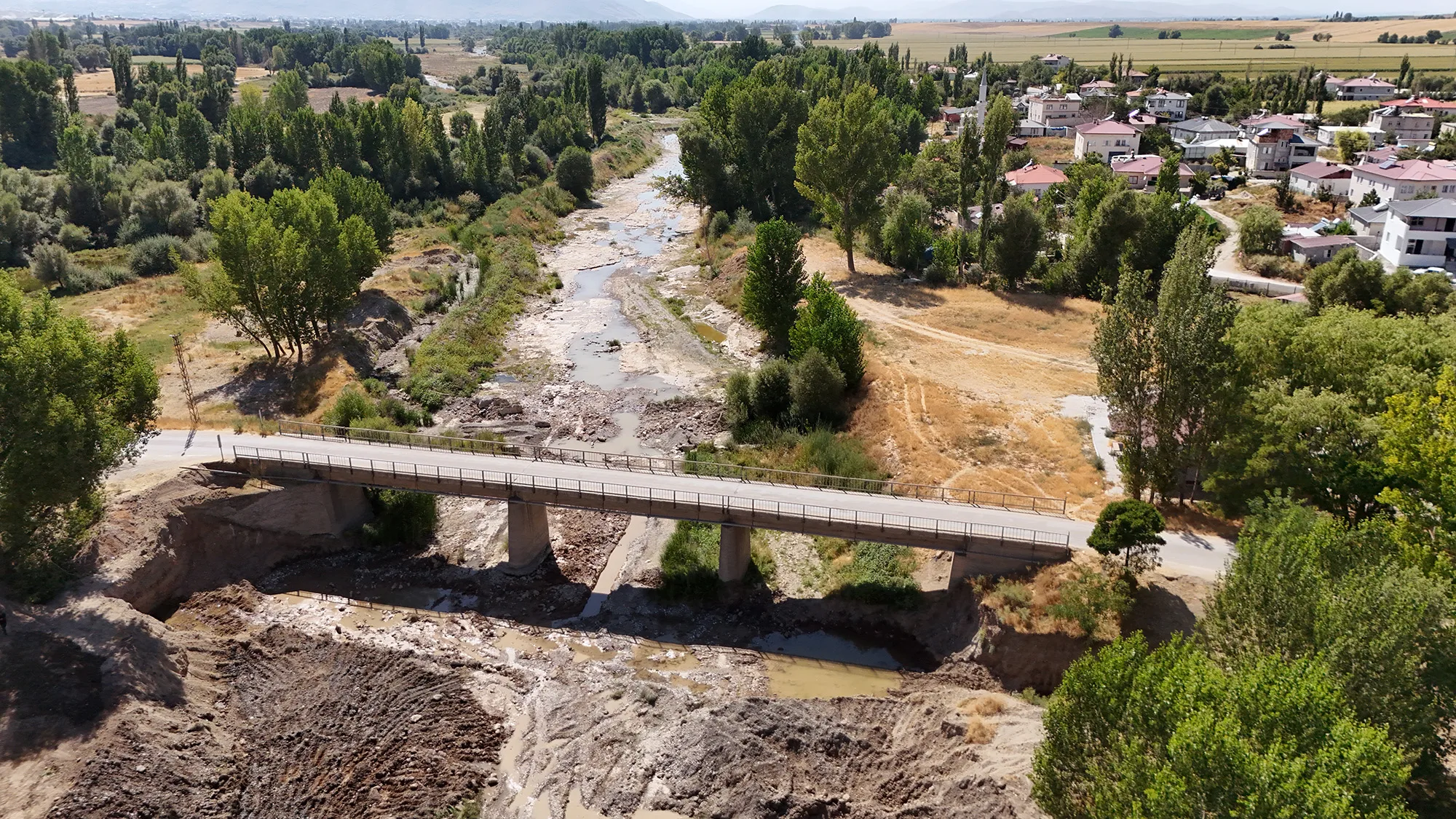 Elbistan’da 51 yıllık köprü yenileniyor!