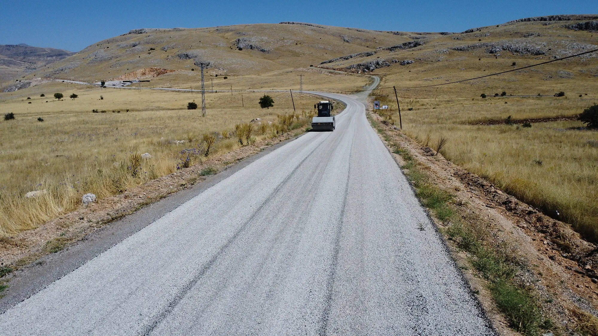Elbistan Kırsalında Yol Yenileme Seferberliği!