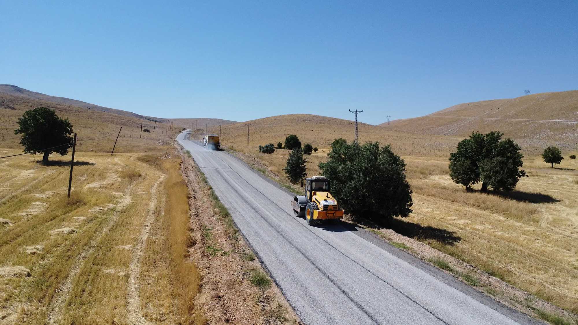 Elbistan Kırsalında Yol Yenileme Seferberliği!