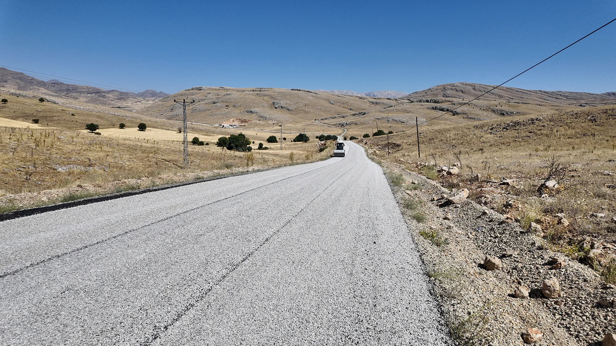 Elbistan Kırsalında Yol Yenileme Seferberliği!