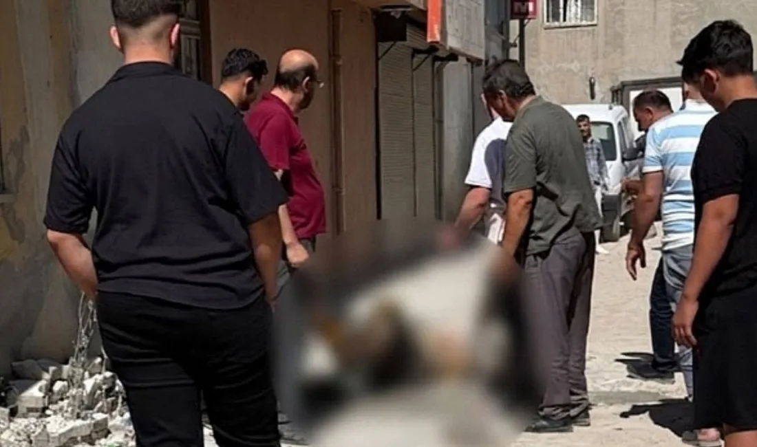 Kahramanmaraş Elbistan’da dehşet anları yaşandı. Bir genç kendini ateşe verdi.