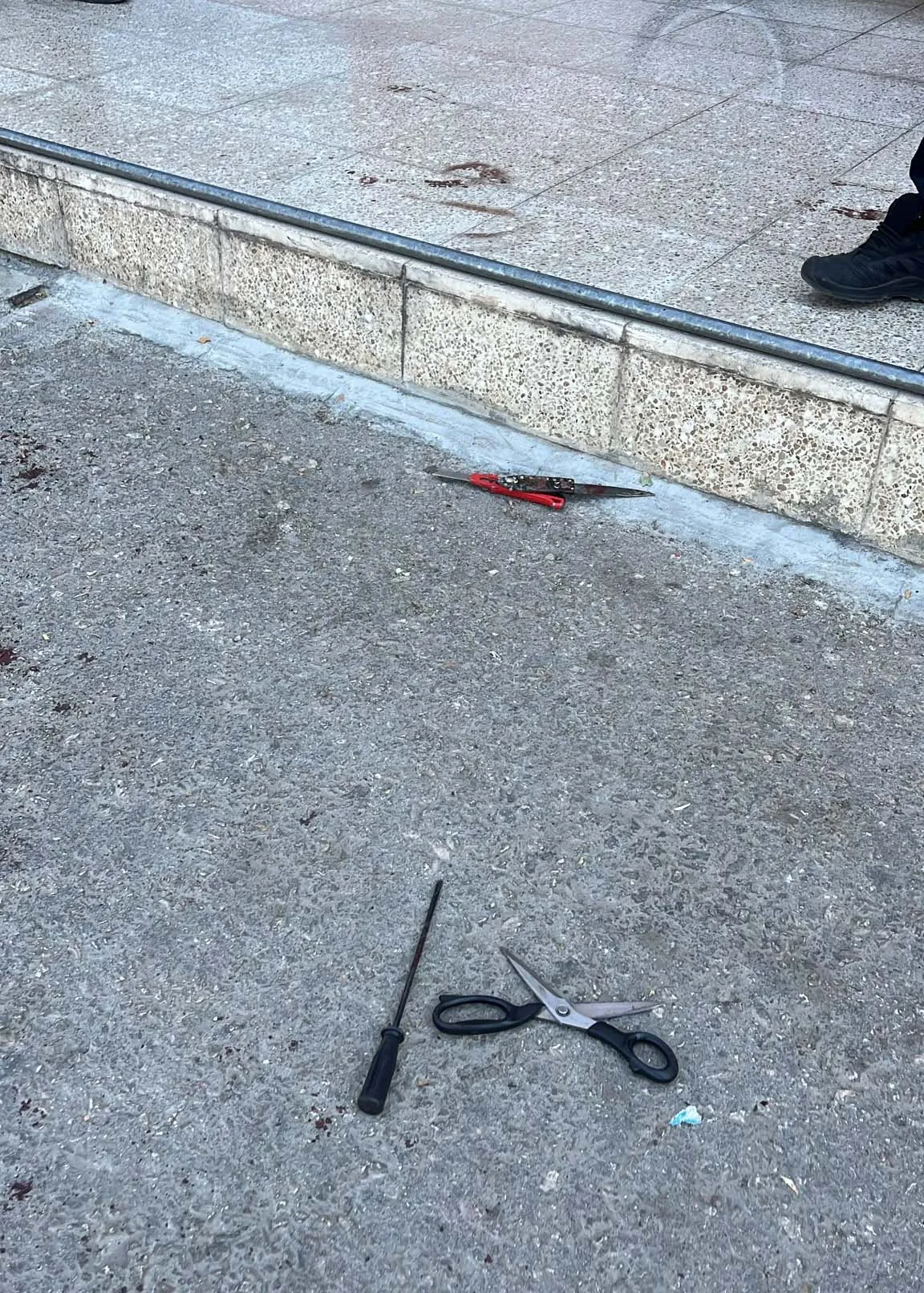 2 Aile Arası Savaş Gibi Kavga: 1 Ölü 5 Yaralı! 2 Aile Arası Savaş Gibi Kavga: 1 Ölü 5 Yaralı!